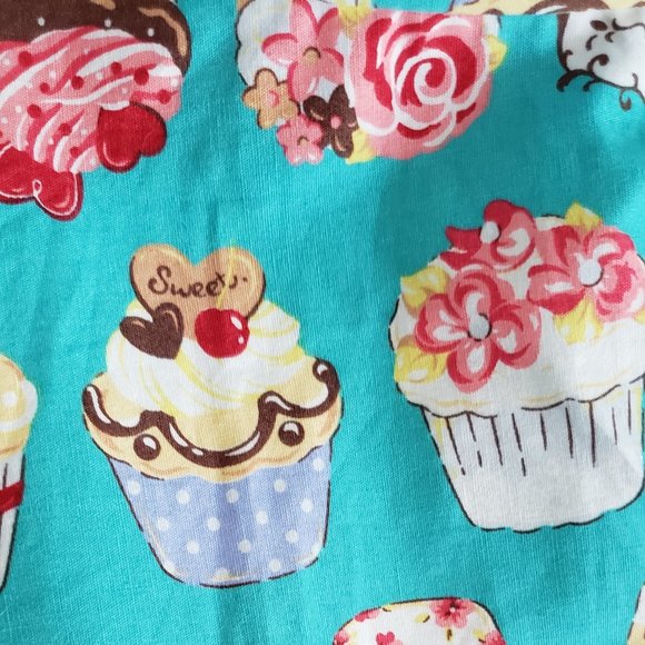 Cupcake Print Retro Skater Dress - Picture 5 of 6